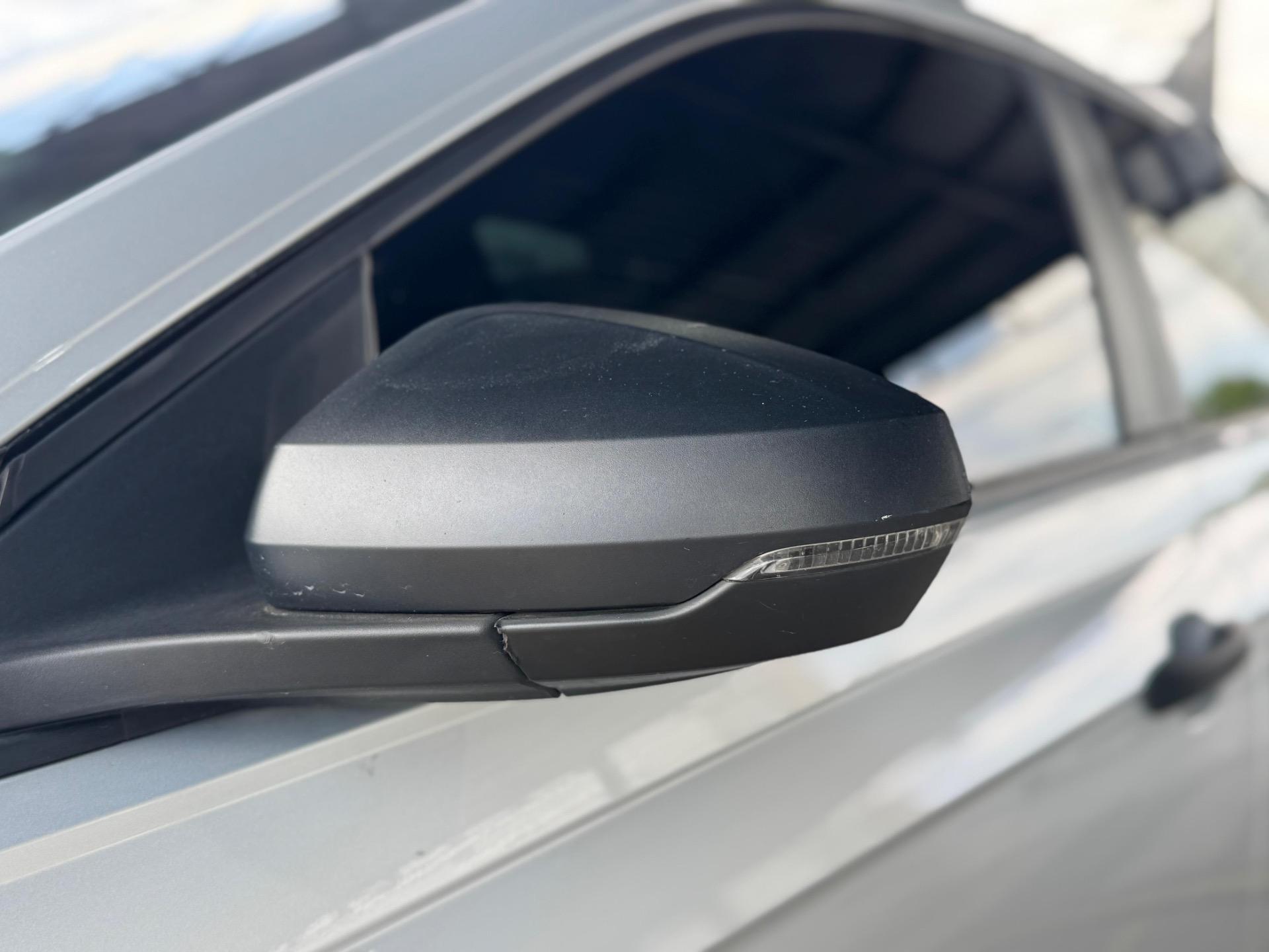 VOLKSWAGEN Polo Hatch - Foto