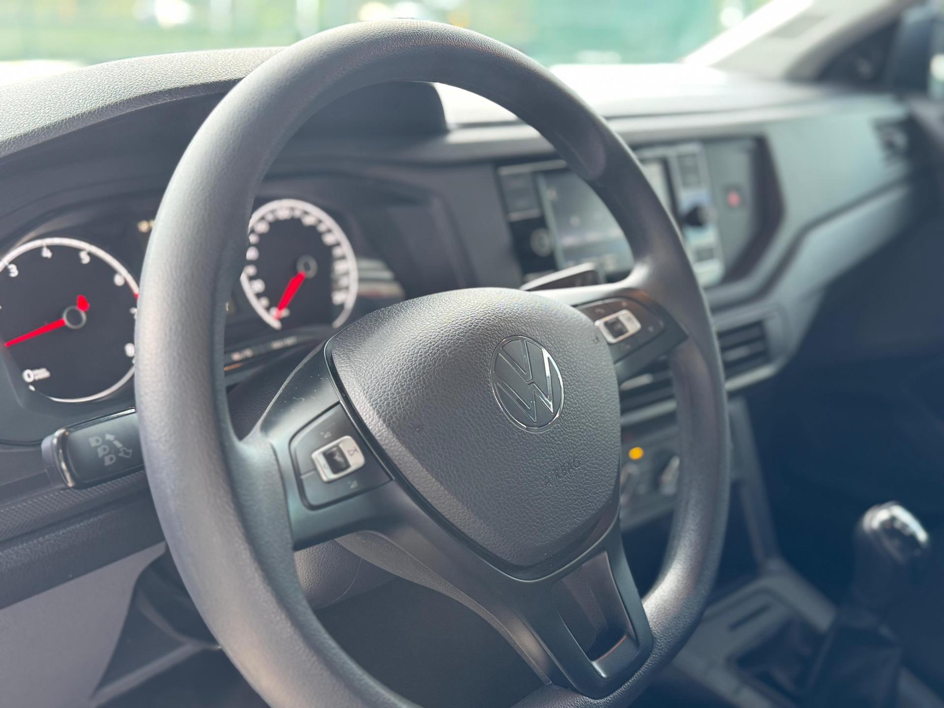 VOLKSWAGEN Polo Hatch - Foto