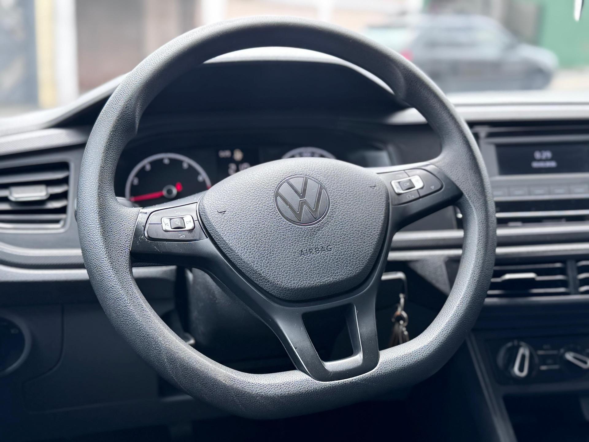 VOLKSWAGEN Polo Hatch - Foto