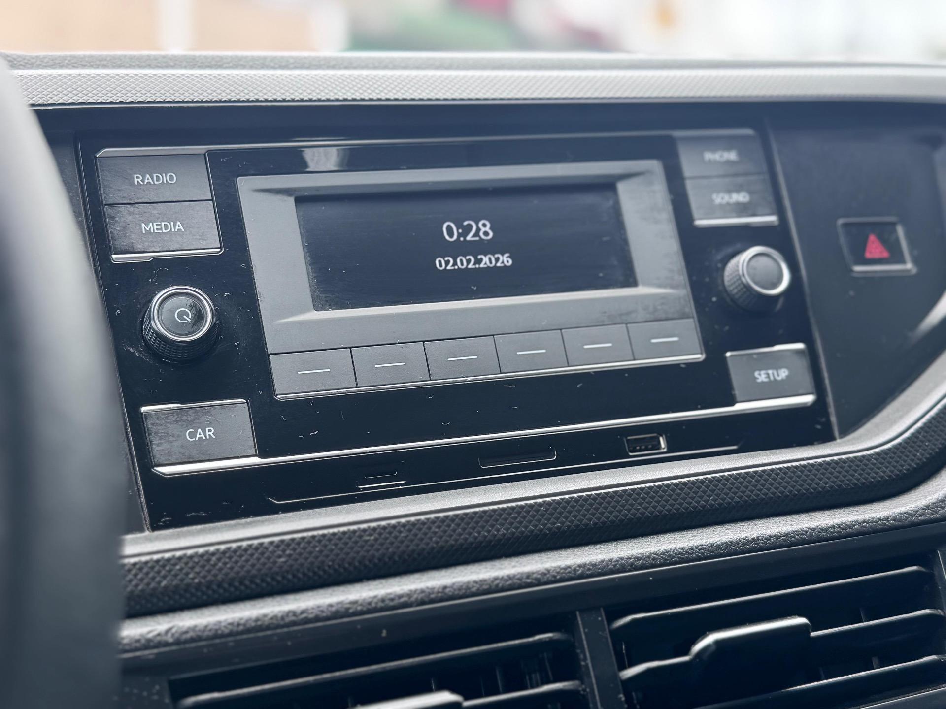 VOLKSWAGEN Polo Hatch - Foto