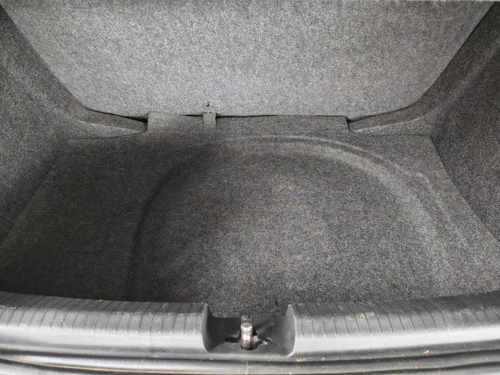 VOLKSWAGEN Polo Hatch - Foto