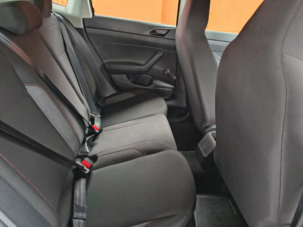 VOLKSWAGEN Polo Hatch - Foto