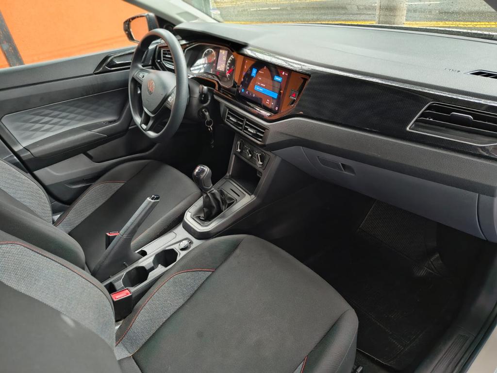 VOLKSWAGEN Polo Hatch - Foto