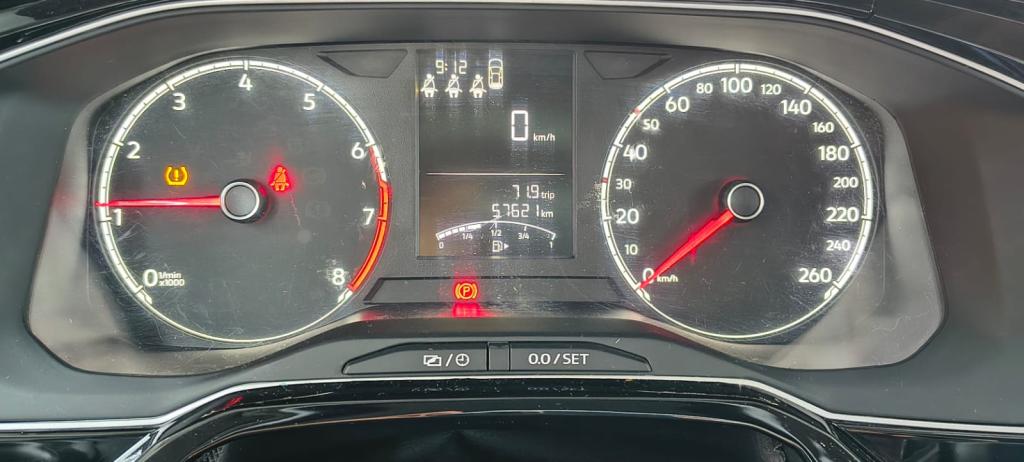 VOLKSWAGEN Polo Hatch - Foto