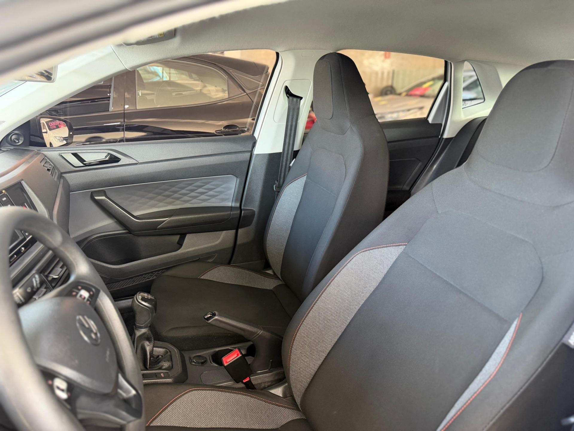 VOLKSWAGEN Polo Hatch - Foto