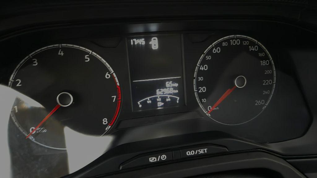 VOLKSWAGEN Polo Hatch - Foto