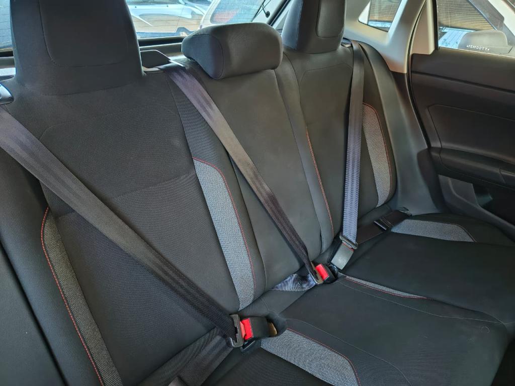 VOLKSWAGEN Polo Hatch - Foto