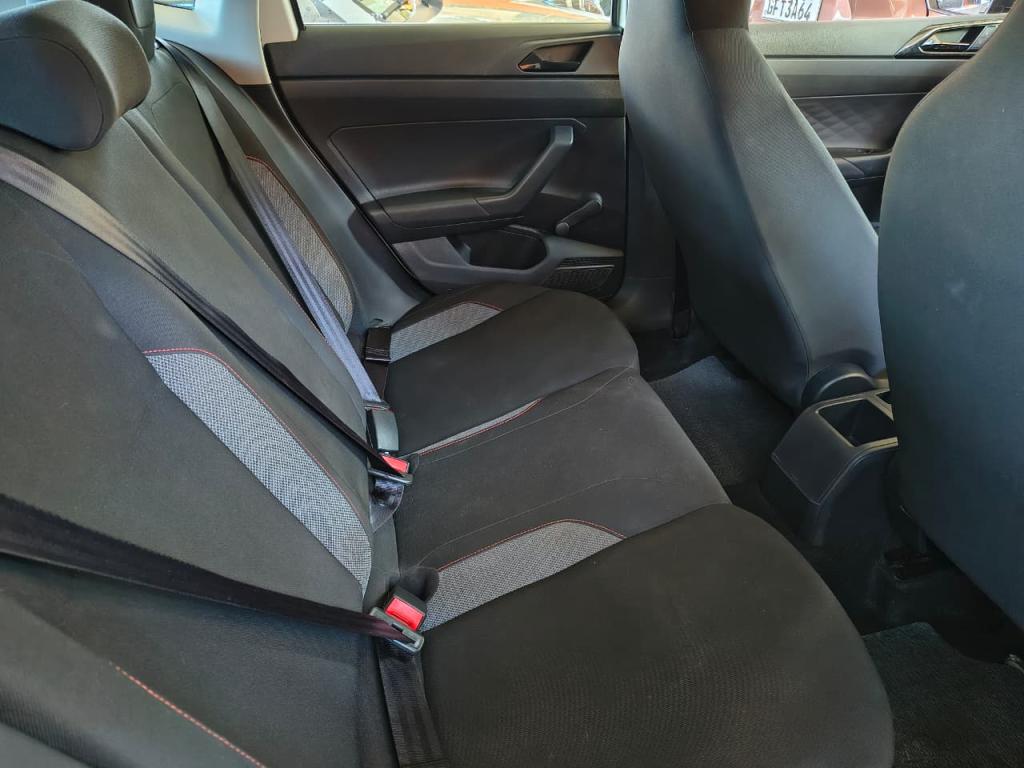 VOLKSWAGEN Polo Hatch - Foto