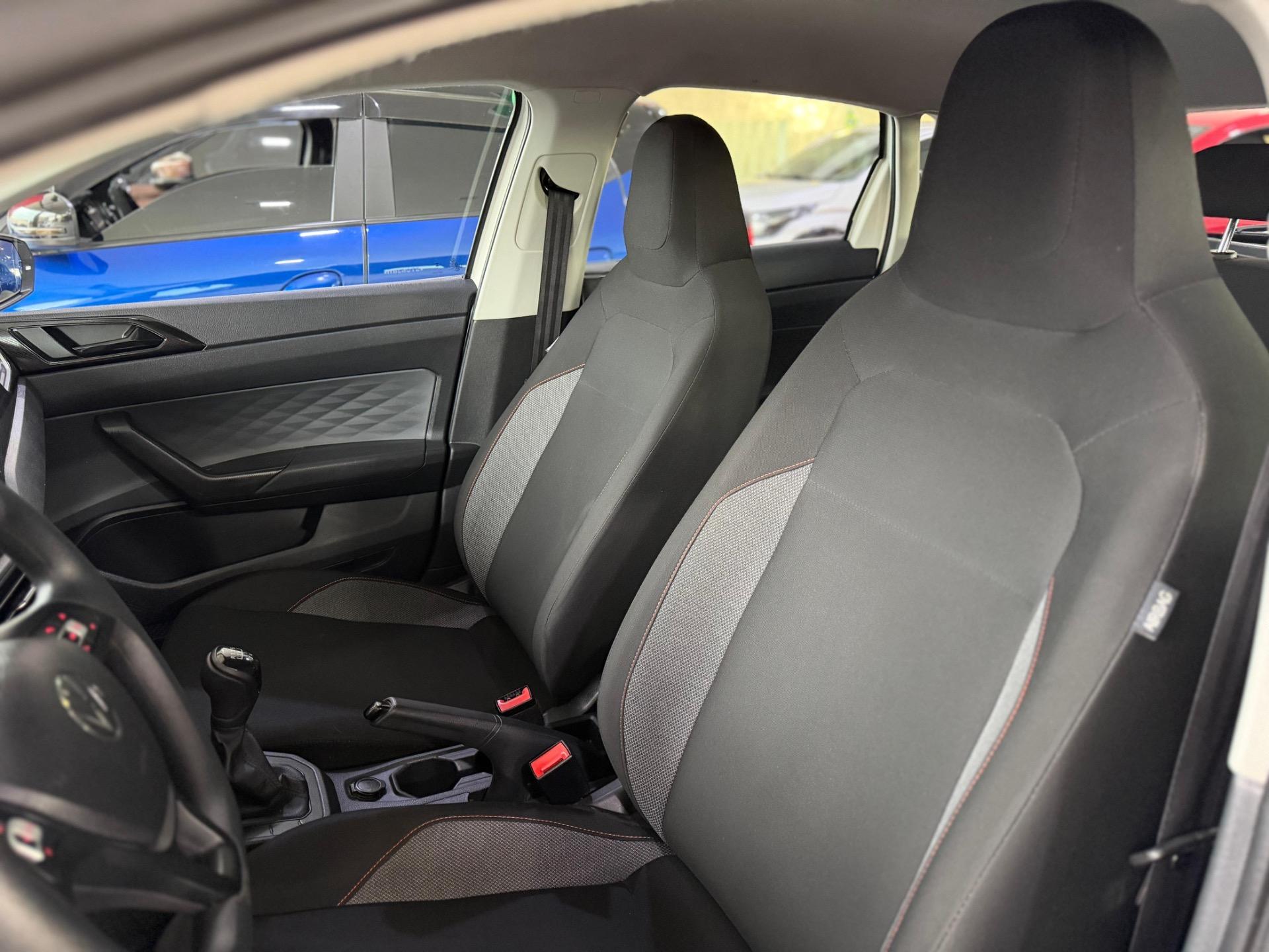 VOLKSWAGEN Polo Hatch - Foto