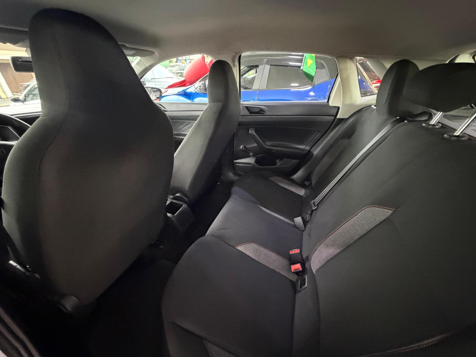 VOLKSWAGEN Polo Hatch - Foto