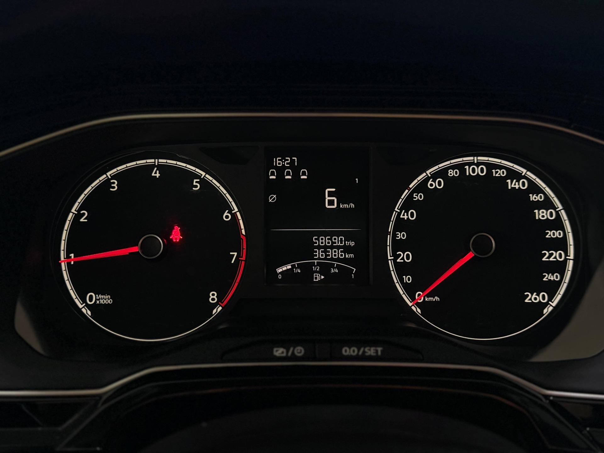 VOLKSWAGEN Polo Hatch - Foto
