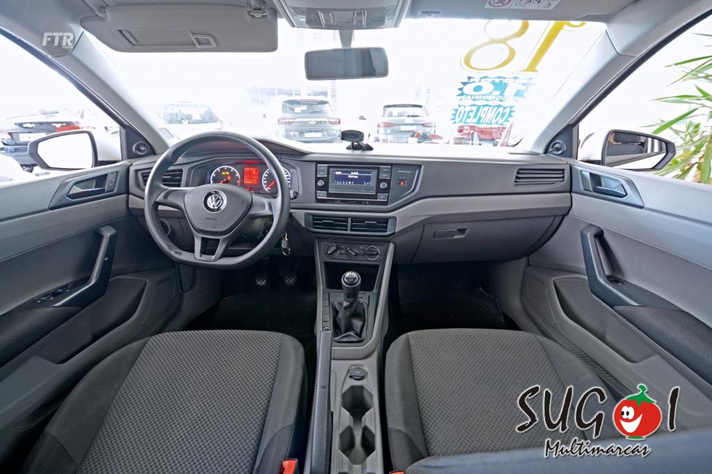 VOLKSWAGEN Polo Hatch - Foto