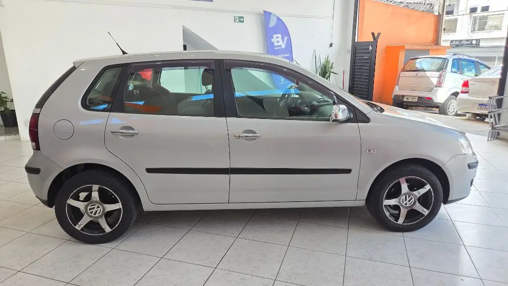 VOLKSWAGEN Polo Hatch - Foto