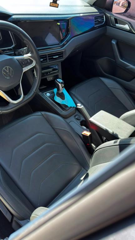 VOLKSWAGEN Polo Hatch - Foto