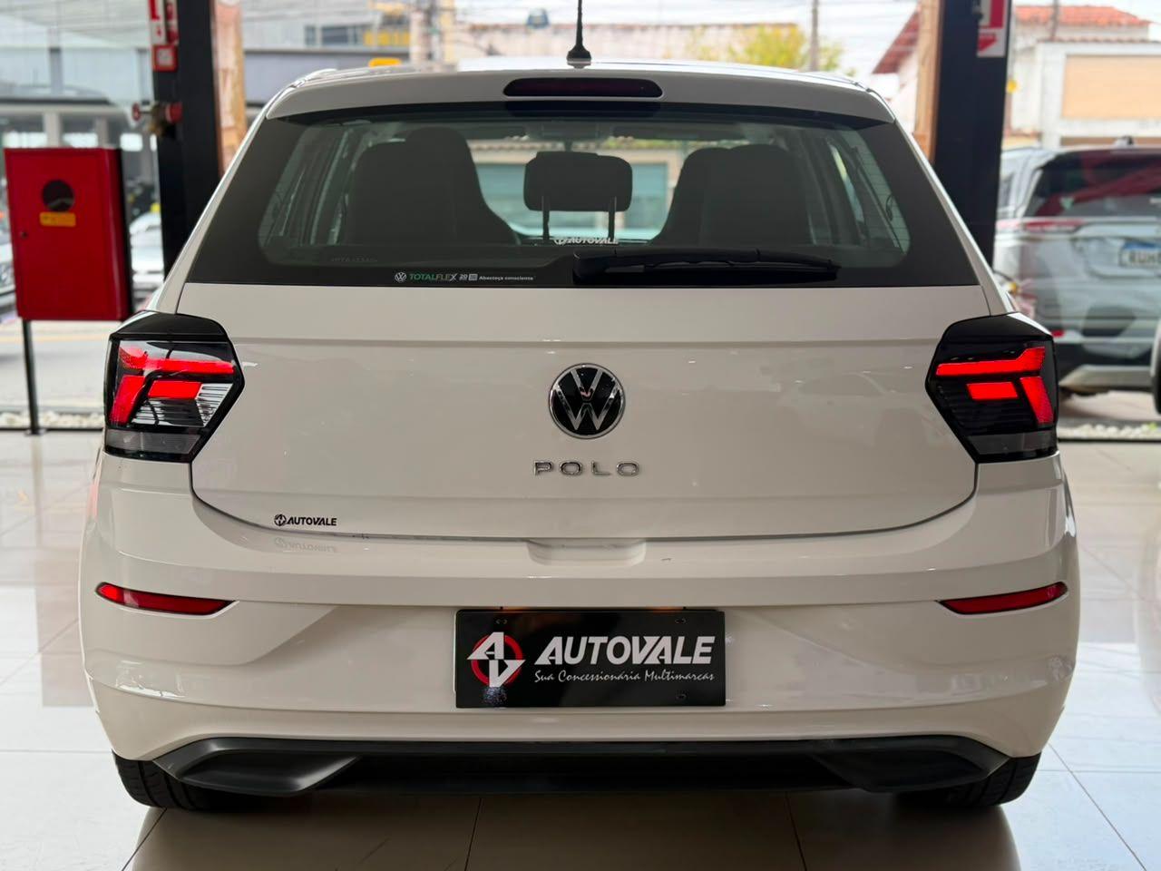 VOLKSWAGEN Polo Hatch - Foto