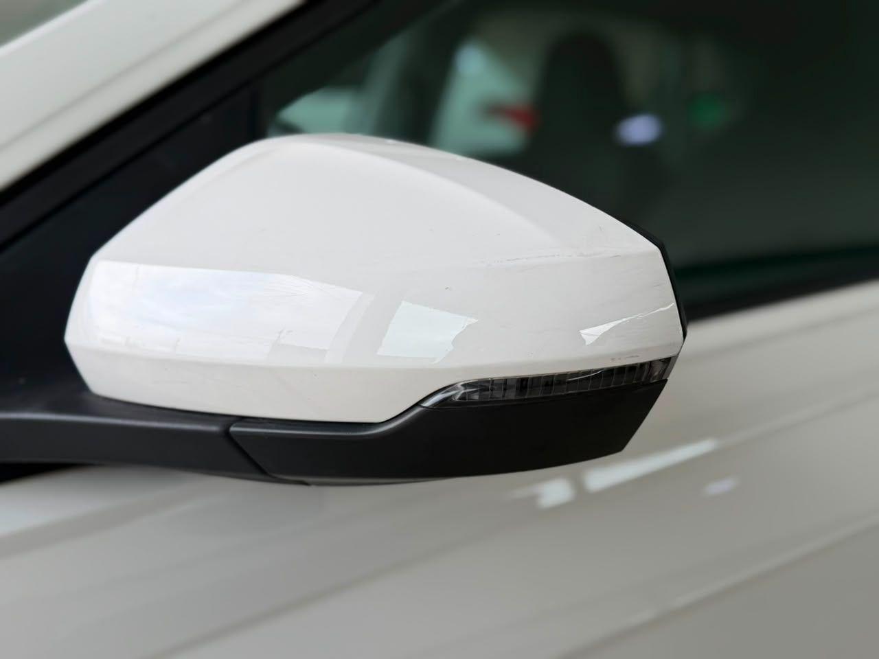 VOLKSWAGEN Polo Hatch - Foto