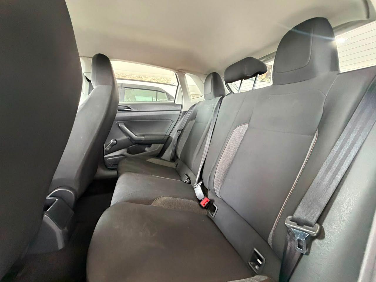 VOLKSWAGEN Polo Hatch - Foto