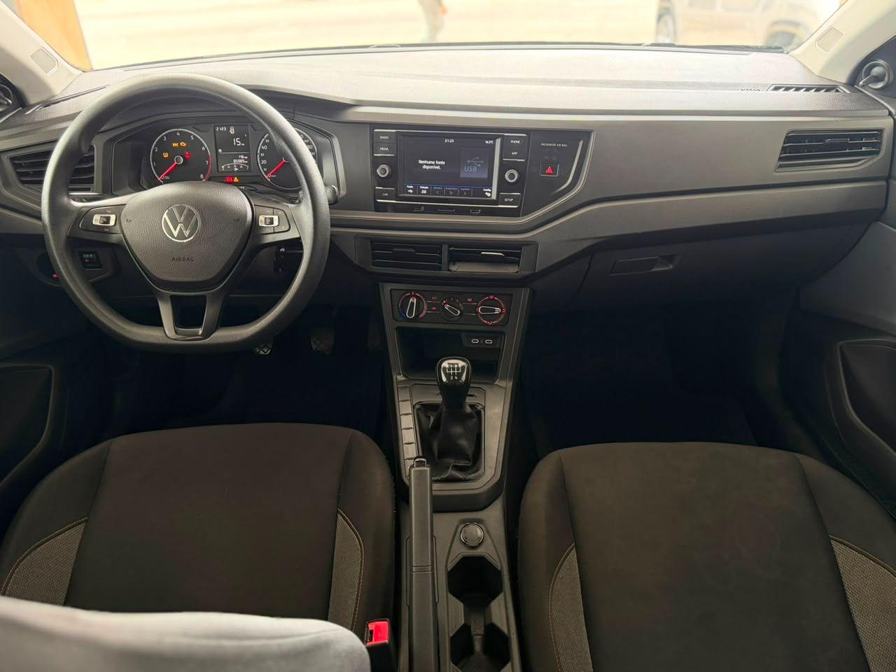 VOLKSWAGEN Polo Hatch - Foto