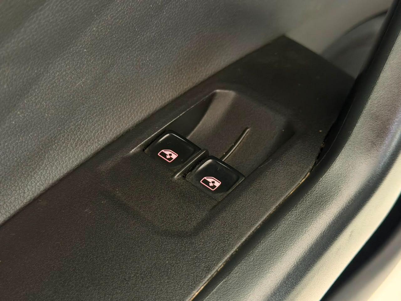 VOLKSWAGEN Polo Hatch - Foto