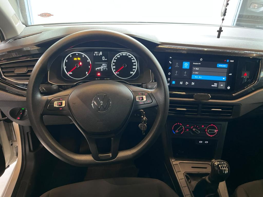 VOLKSWAGEN Polo Hatch - Foto