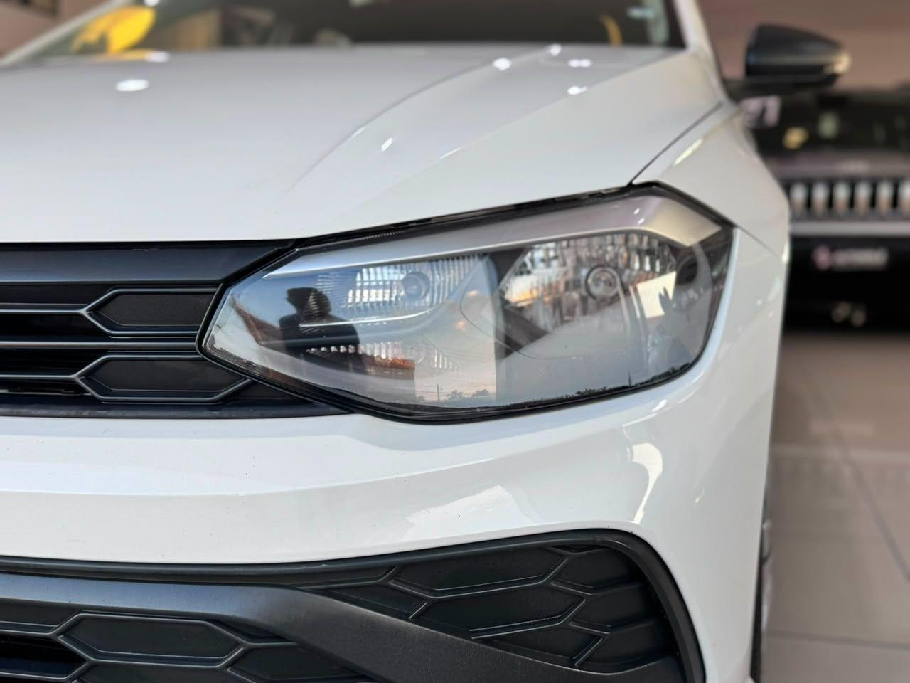 VOLKSWAGEN Polo Hatch - Foto