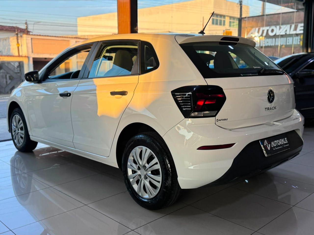 VOLKSWAGEN Polo Hatch - Foto