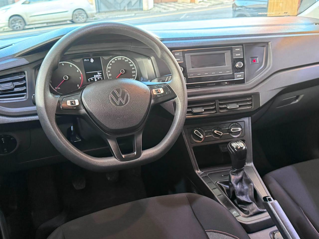 VOLKSWAGEN Polo Hatch - Foto