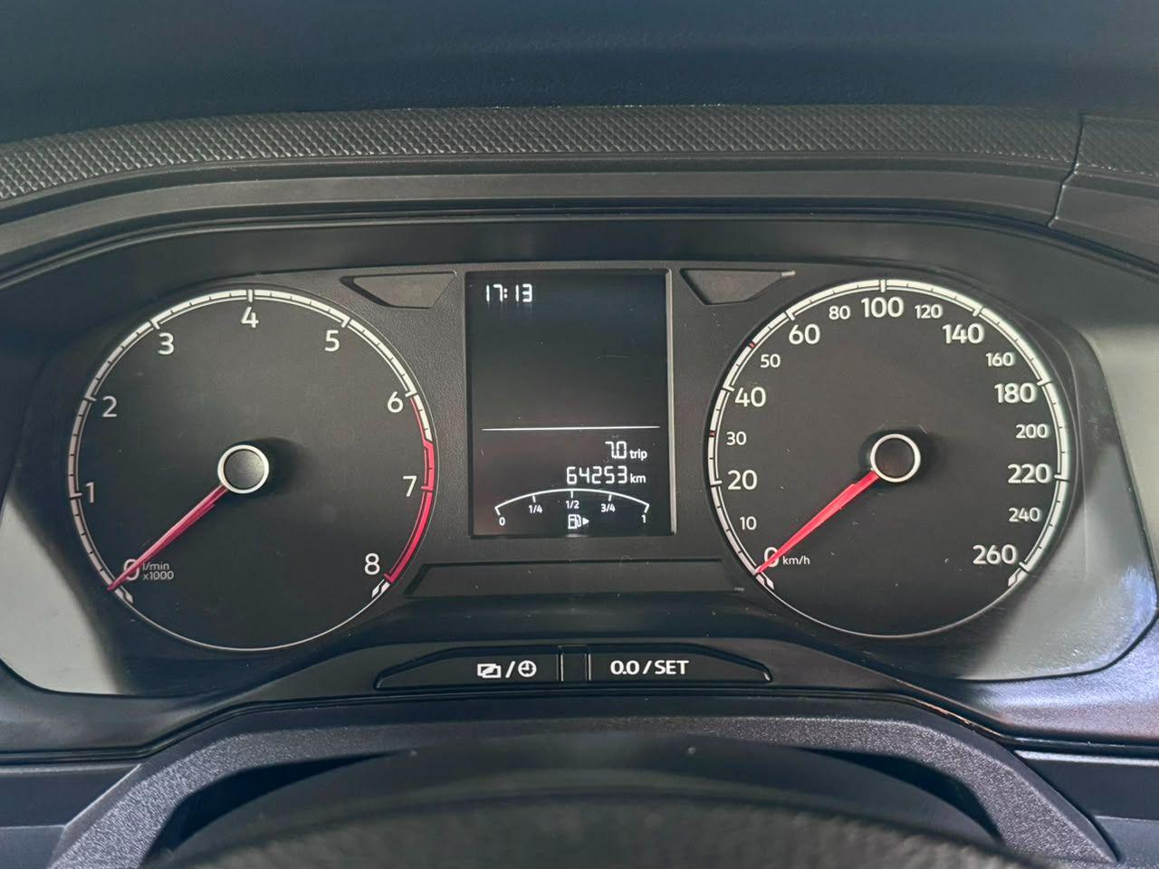 VOLKSWAGEN Polo Hatch - Foto