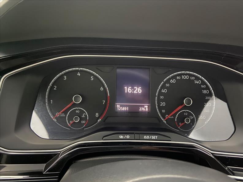 VOLKSWAGEN Polo Hatch - Foto