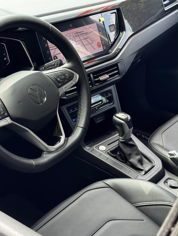 VOLKSWAGEN Polo Hatch - Foto