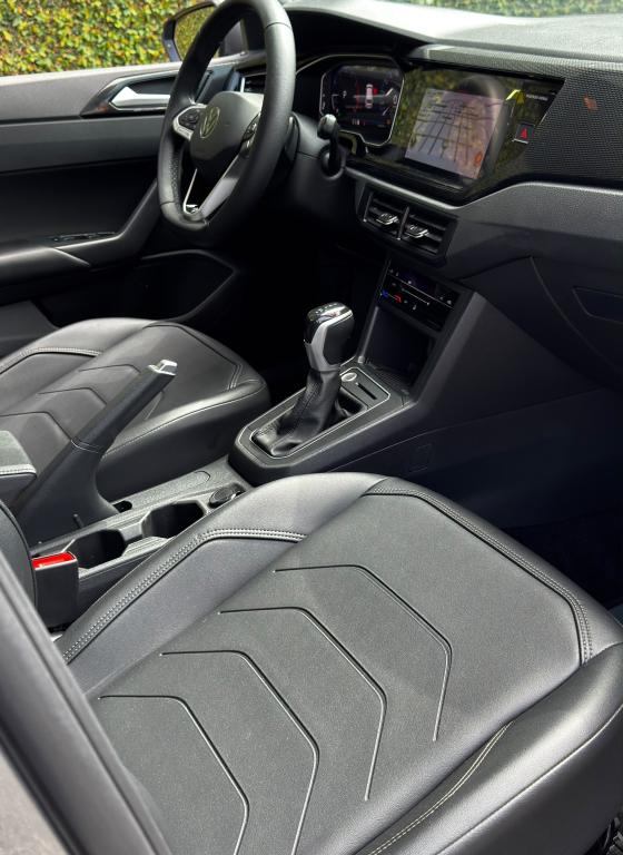 VOLKSWAGEN Polo Hatch - Foto