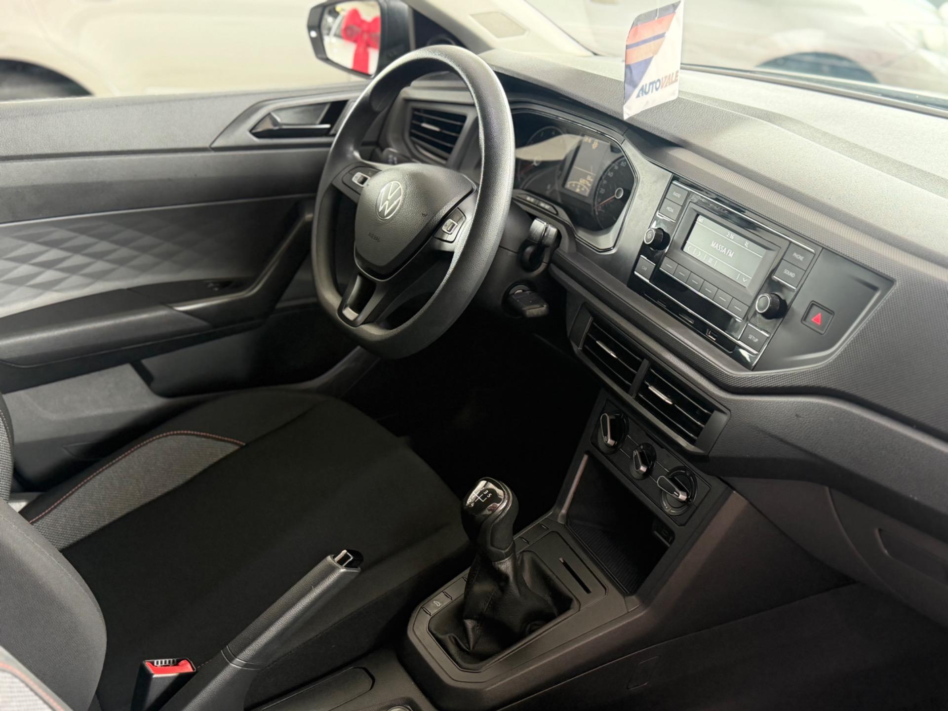 VOLKSWAGEN Polo Hatch - Foto