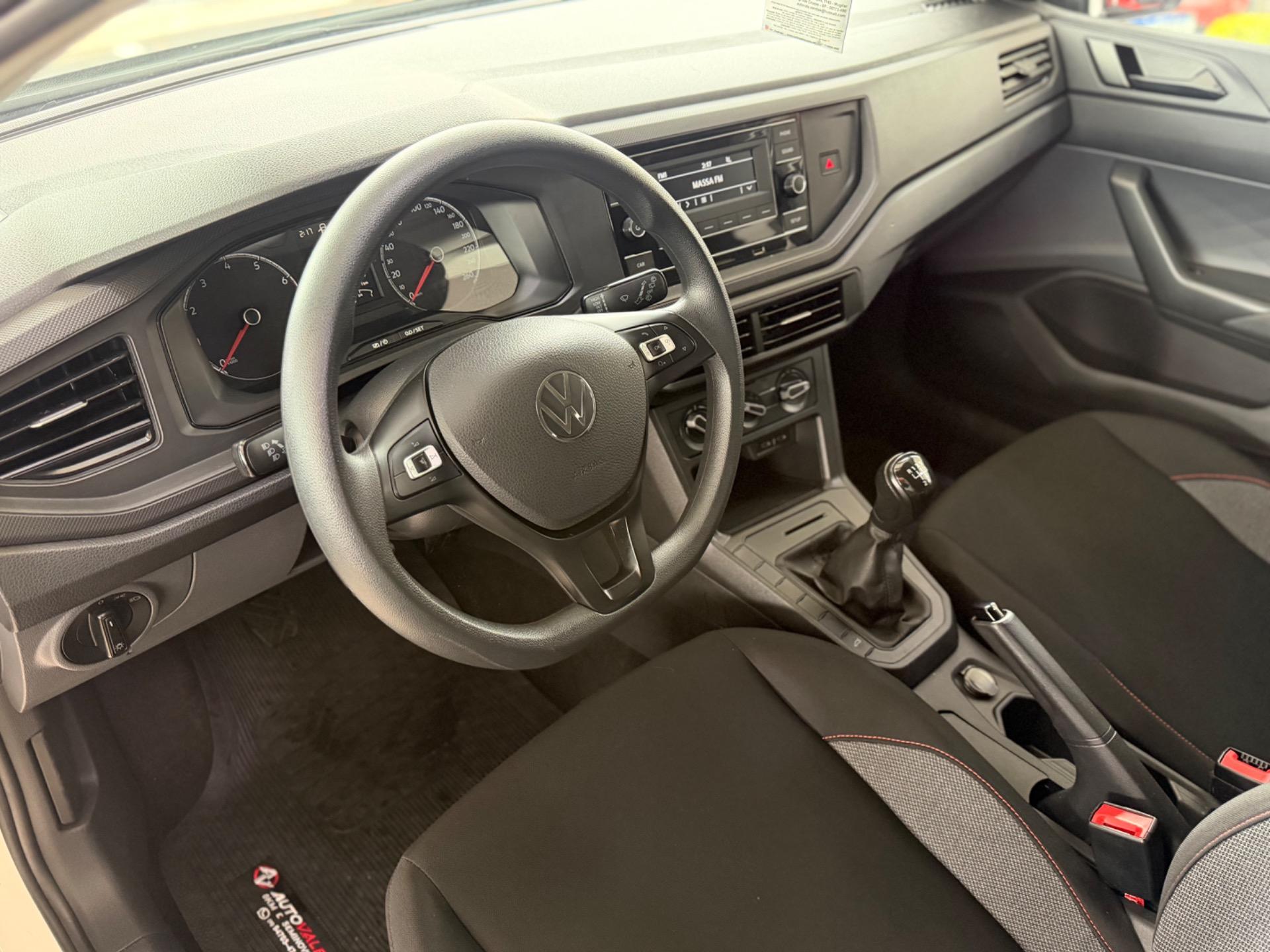 VOLKSWAGEN Polo Hatch - Foto