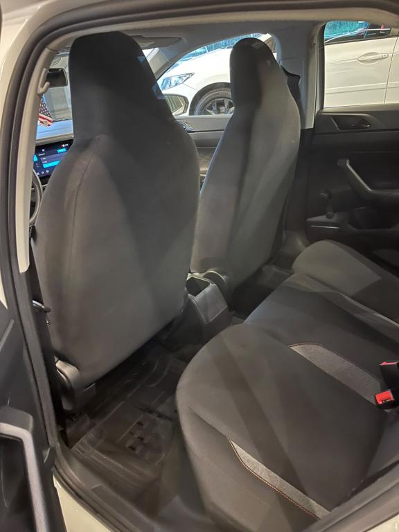 VOLKSWAGEN Polo Hatch - Foto