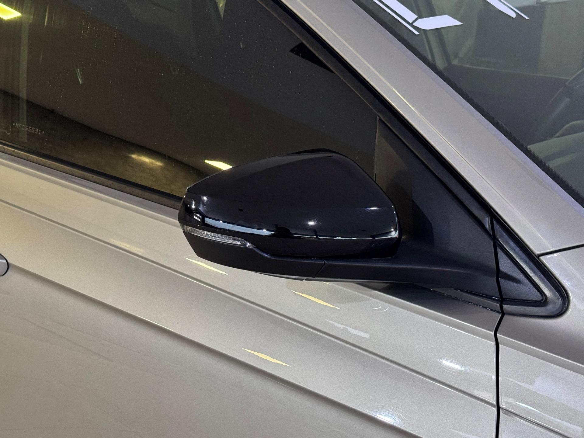 VOLKSWAGEN Polo Hatch - Foto