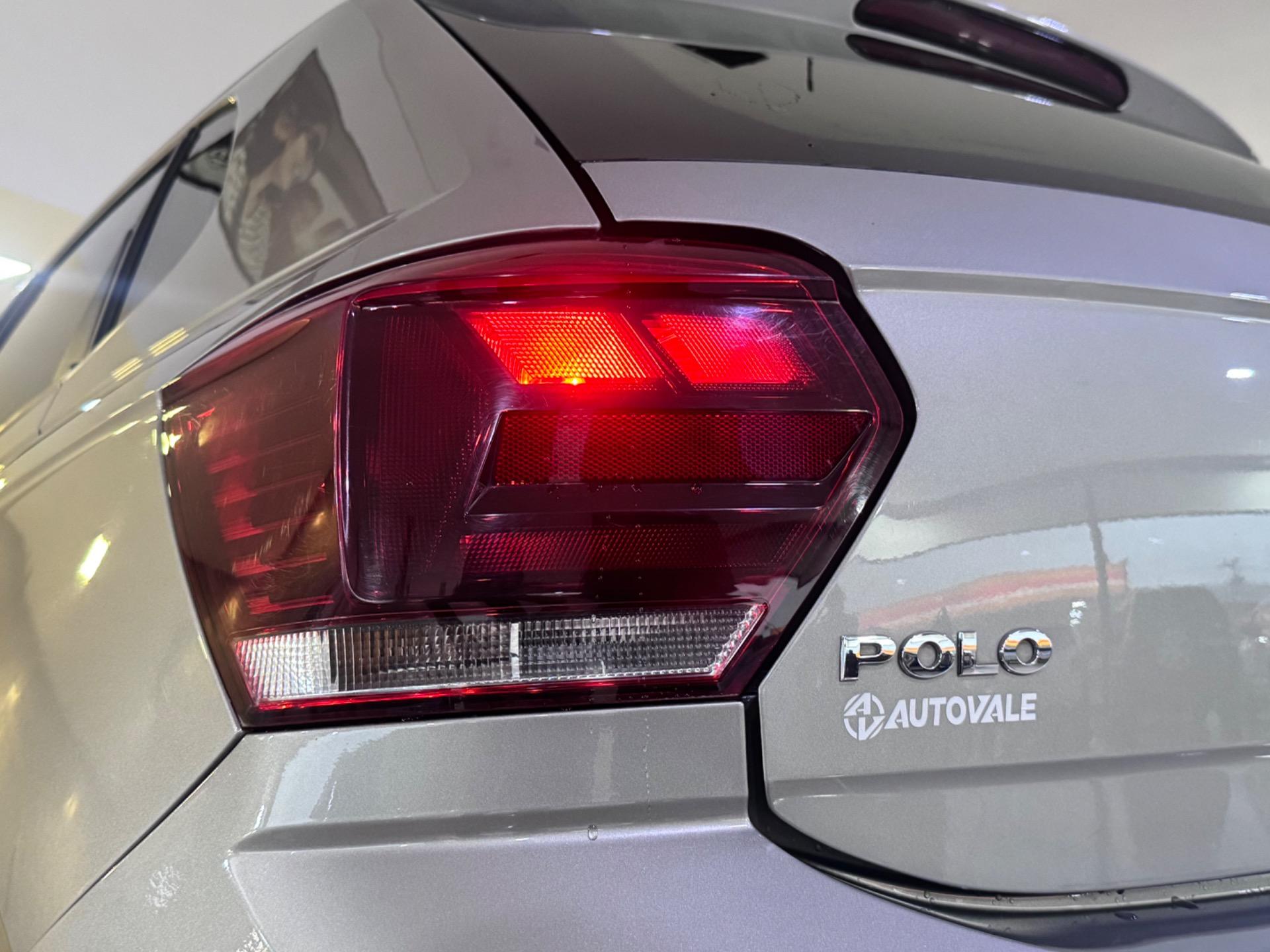VOLKSWAGEN Polo Hatch - Foto