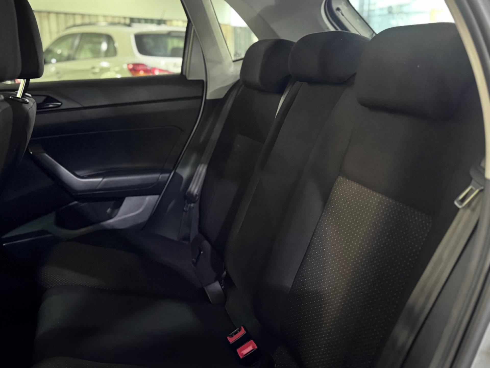 VOLKSWAGEN Polo Hatch - Foto