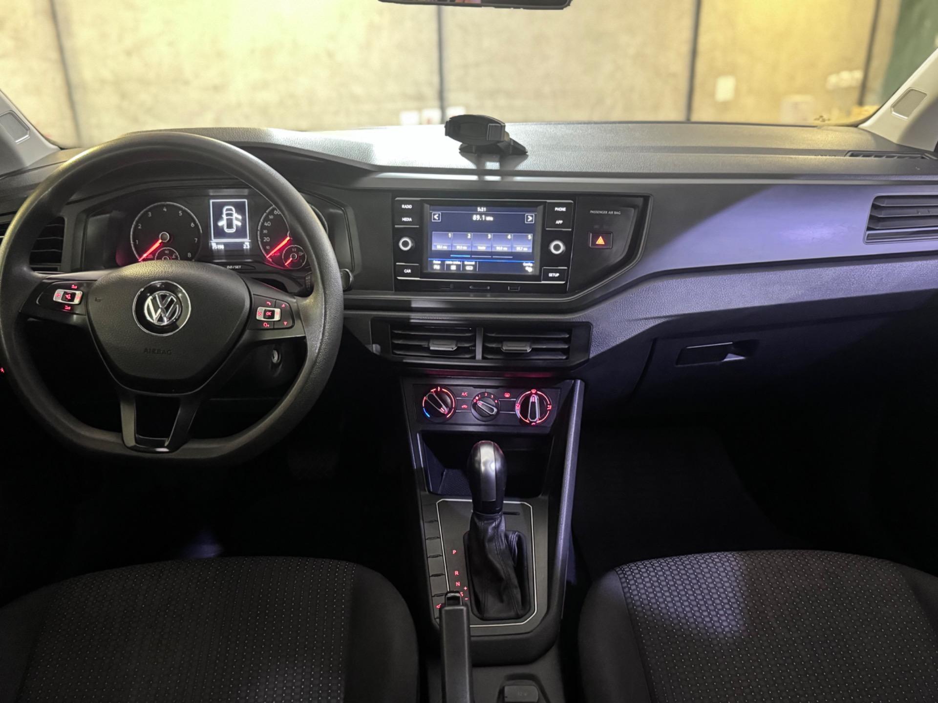 VOLKSWAGEN Polo Hatch - Foto