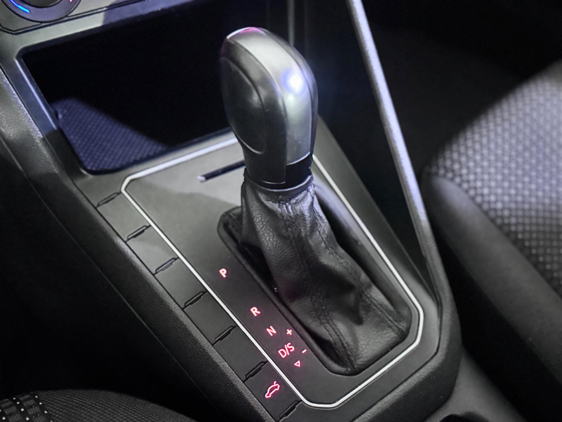 VOLKSWAGEN Polo Hatch - Foto