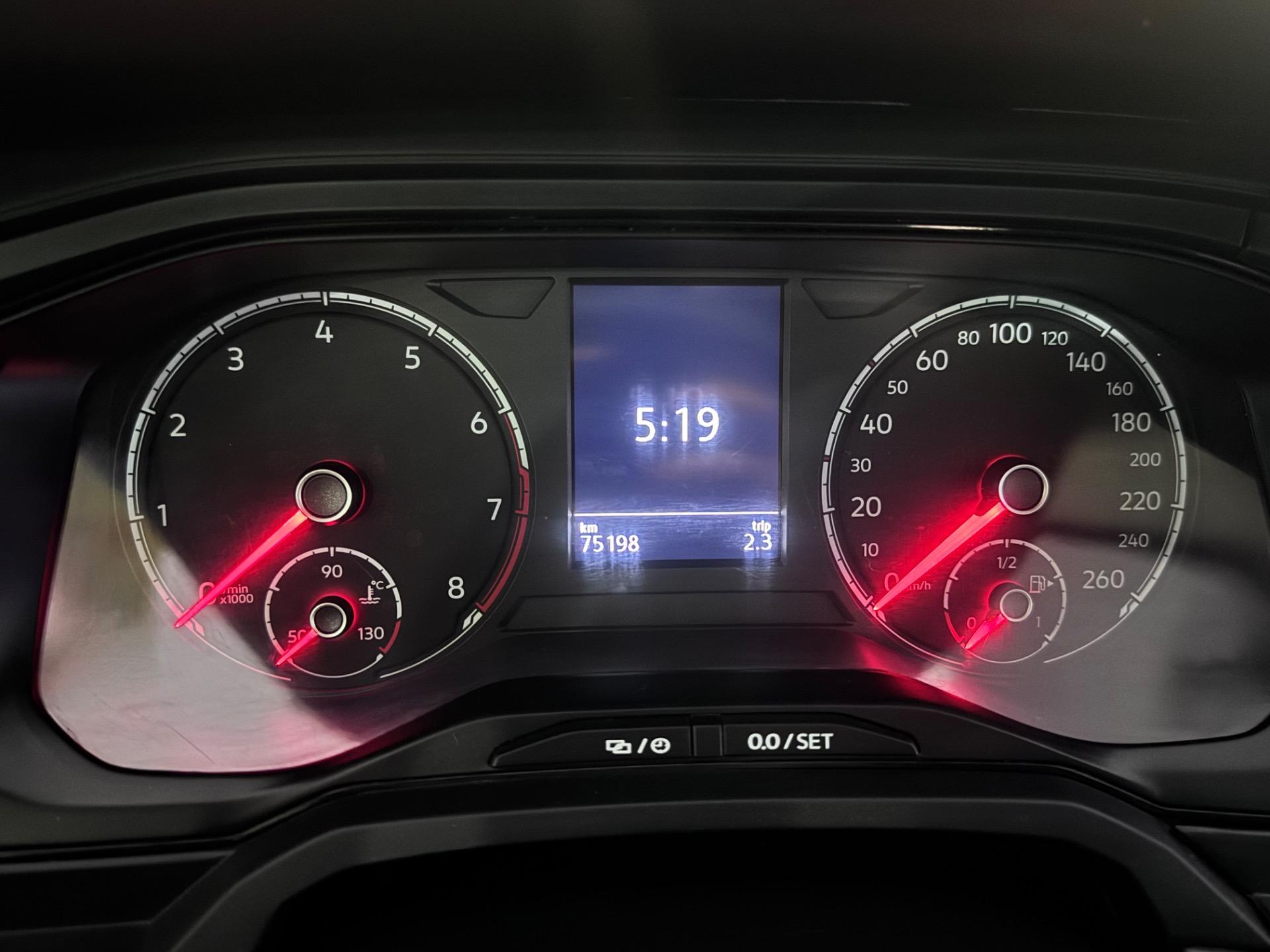 VOLKSWAGEN Polo Hatch - Foto