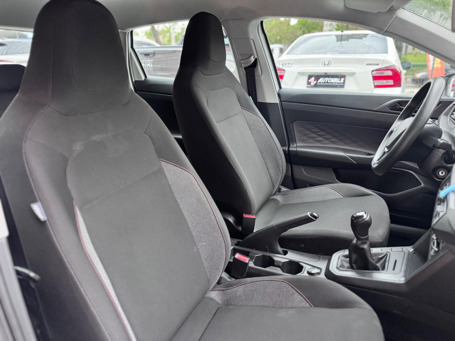 VOLKSWAGEN Polo Hatch - Foto