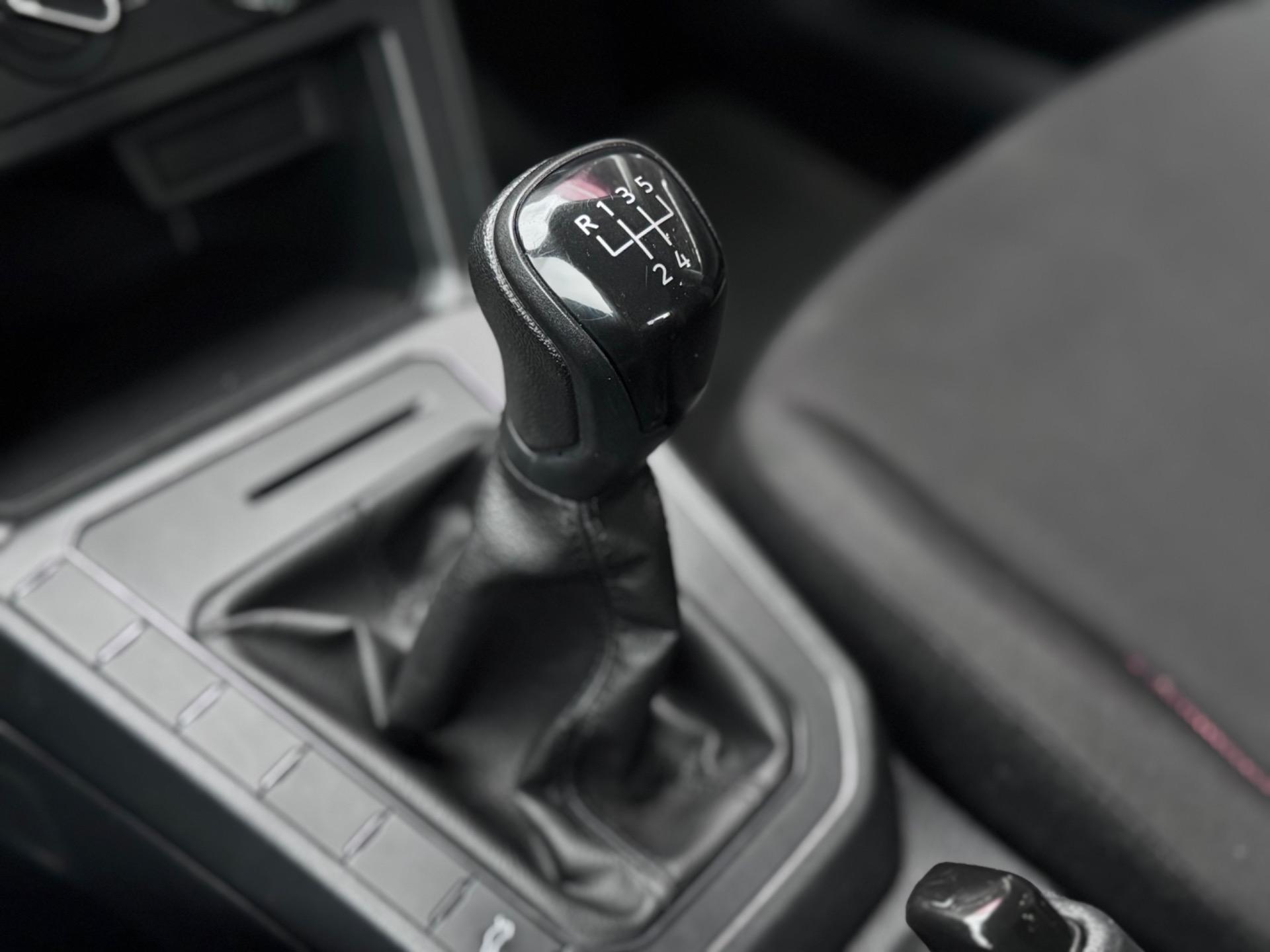 VOLKSWAGEN Polo Hatch - Foto