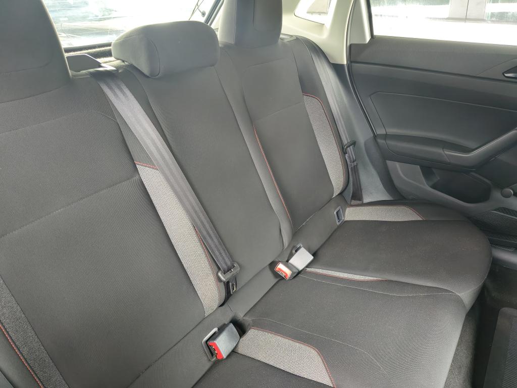 VOLKSWAGEN Polo Hatch - Foto