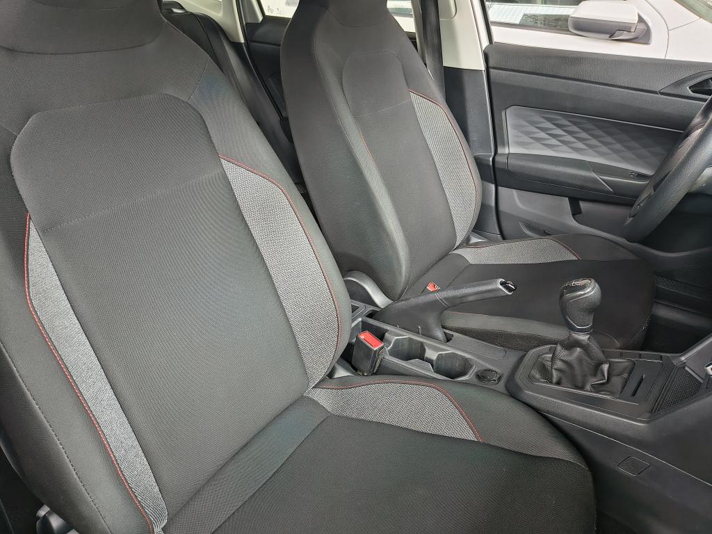 VOLKSWAGEN Polo Hatch - Foto