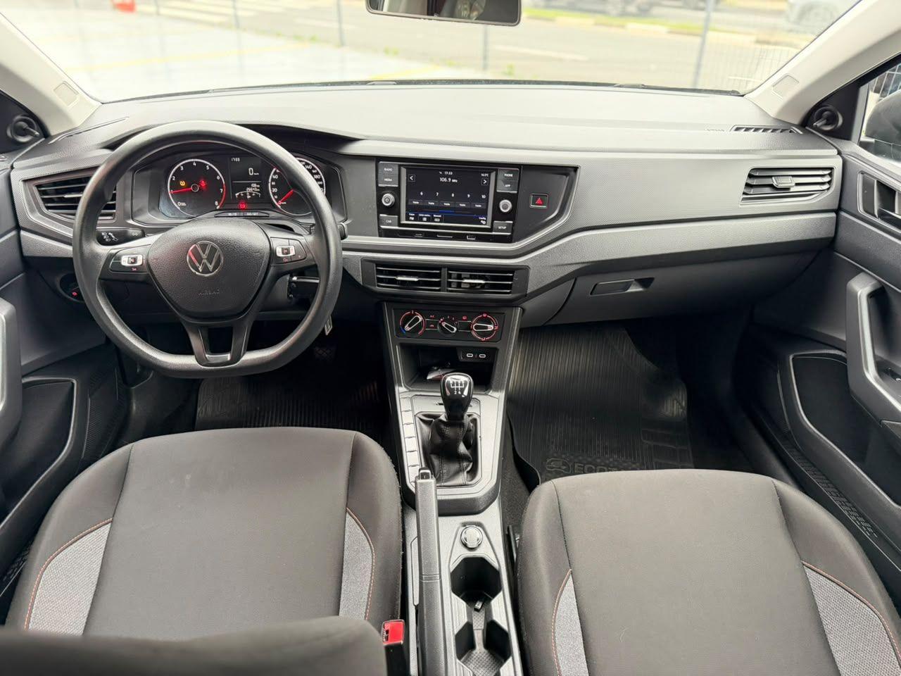 VOLKSWAGEN Polo Hatch - Foto