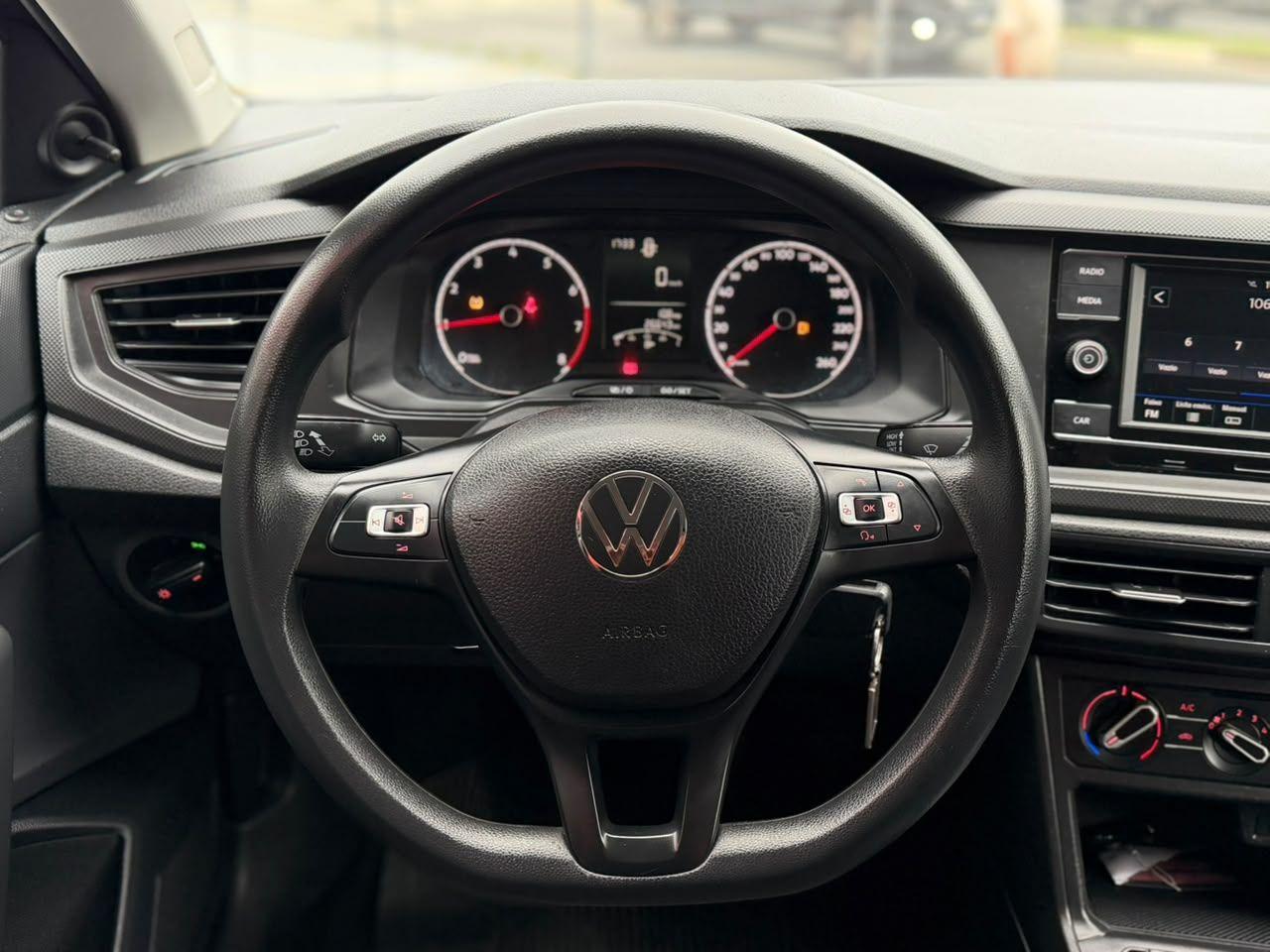 VOLKSWAGEN Polo Hatch - Foto
