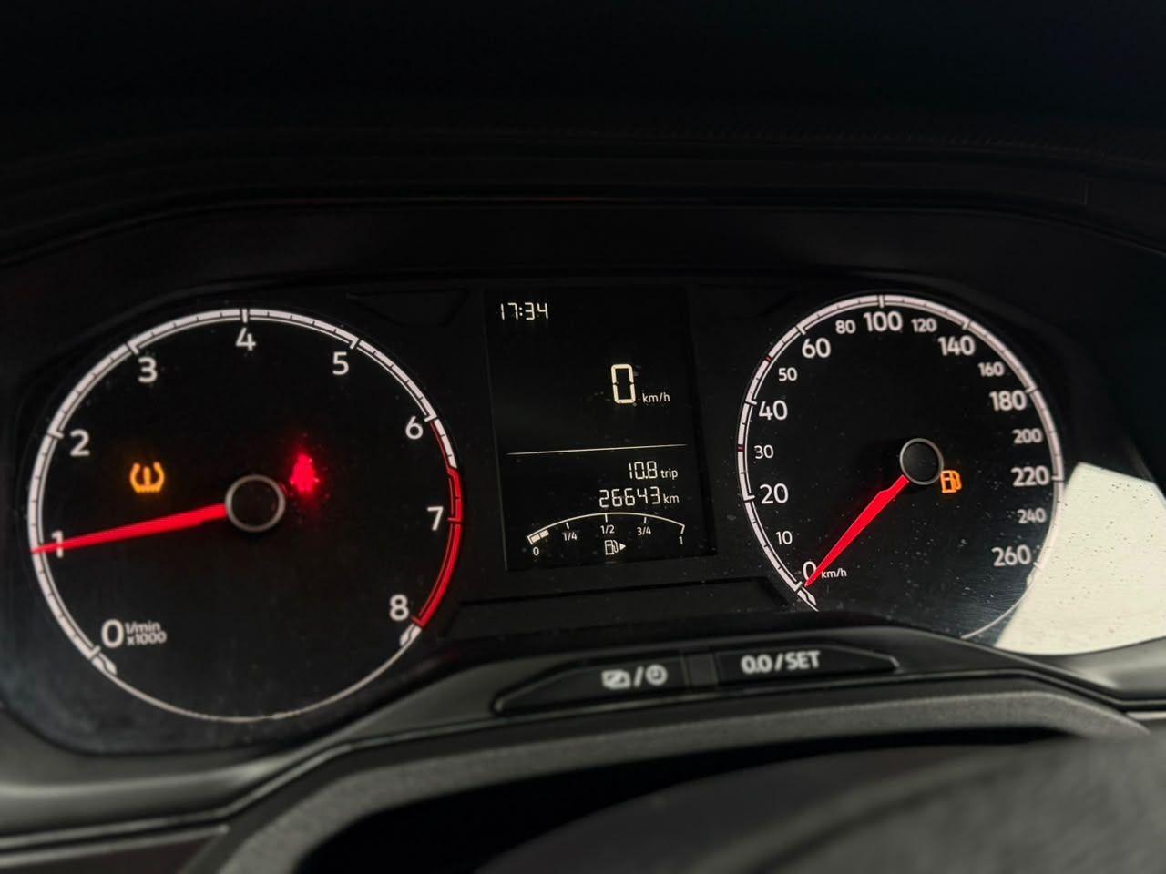 VOLKSWAGEN Polo Hatch - Foto