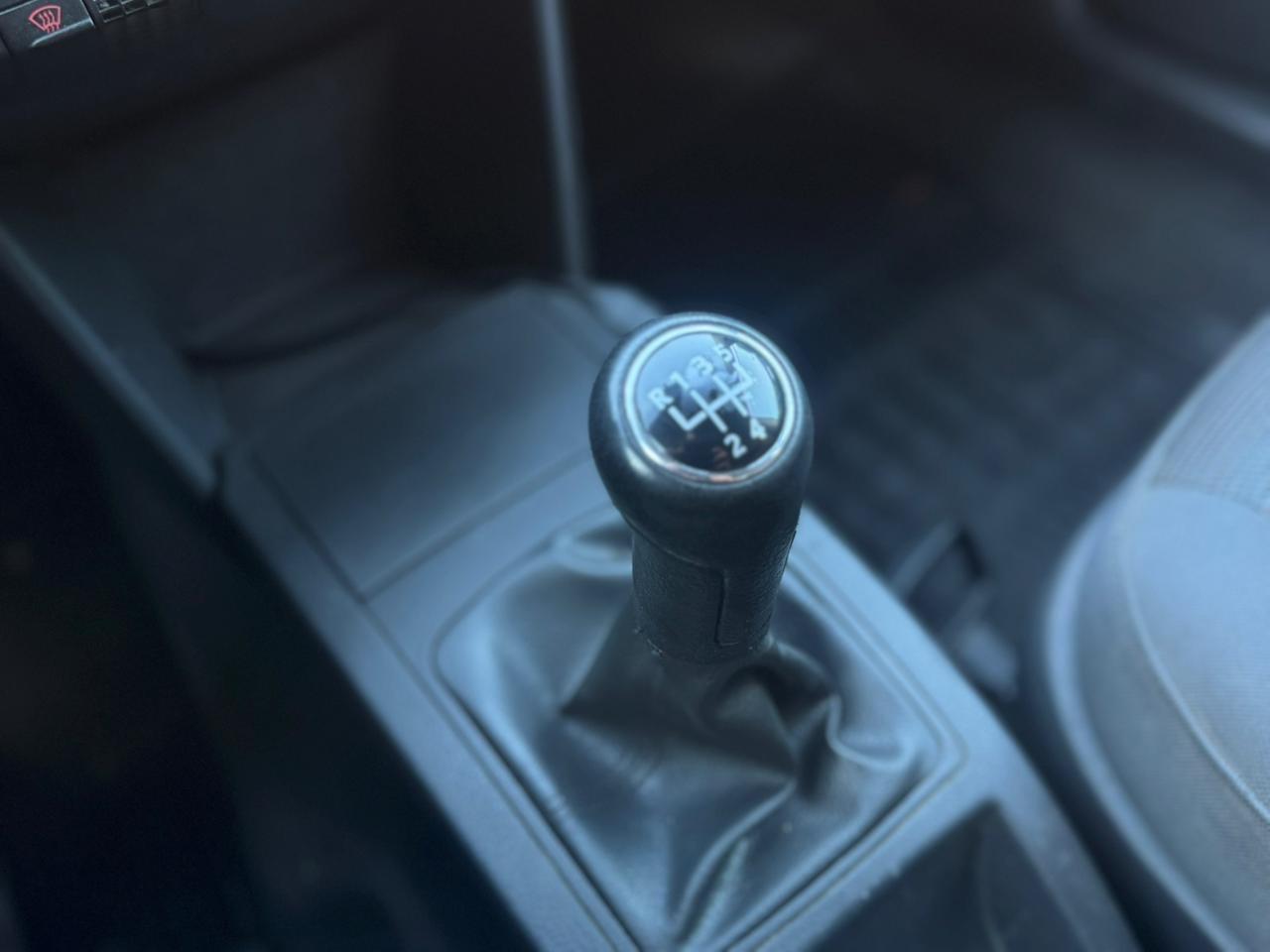 VOLKSWAGEN Polo Sedan - Foto