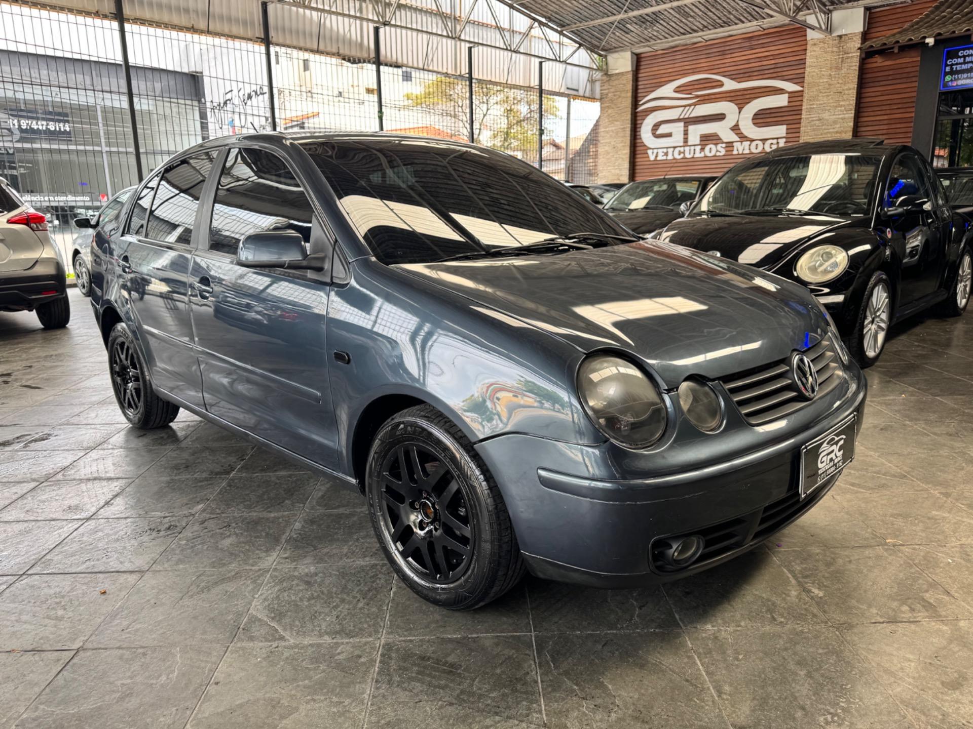 VOLKSWAGEN Polo Sedan - Foto