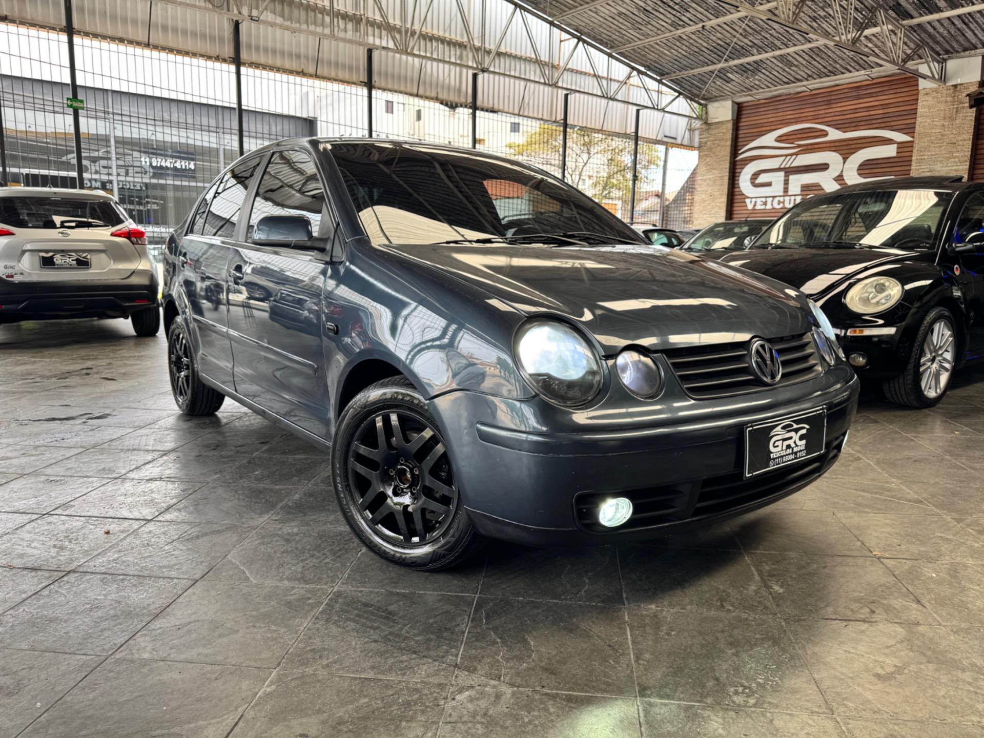 VOLKSWAGEN Polo Sedan - Foto